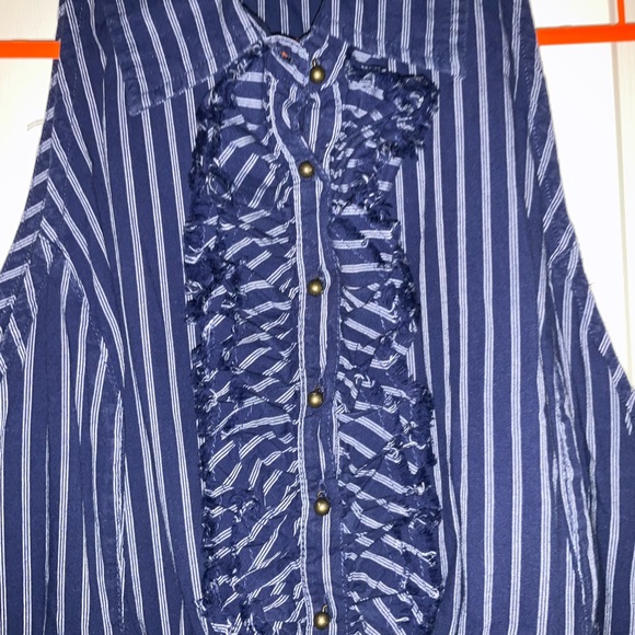 Top - Picture 2 of 4